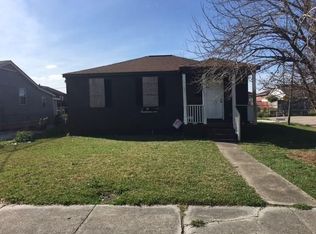 2100 Hero Dr, Gretna, LA 70053