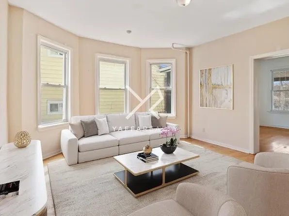 562 68th Bch, Arverne, NY 11692