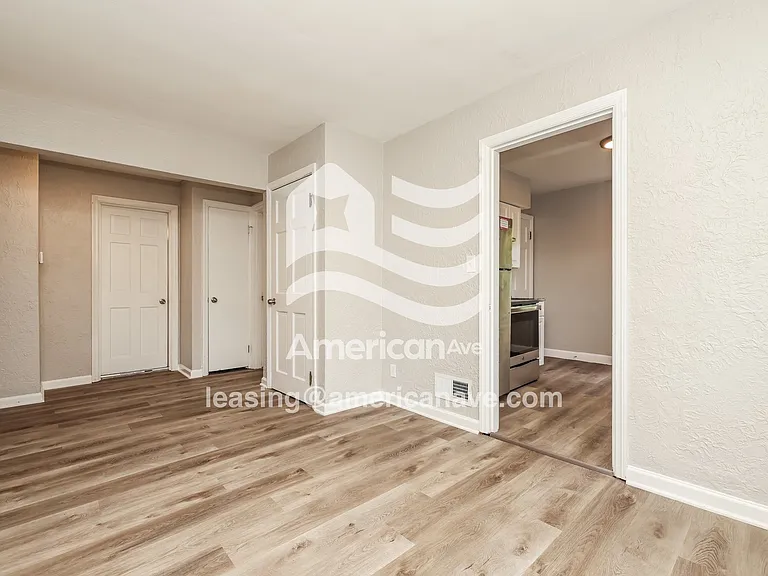 823837_005_dining_room_6.jpg