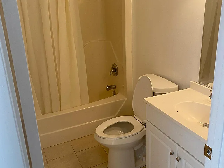 4 Deborah Ct #B — Photo 3