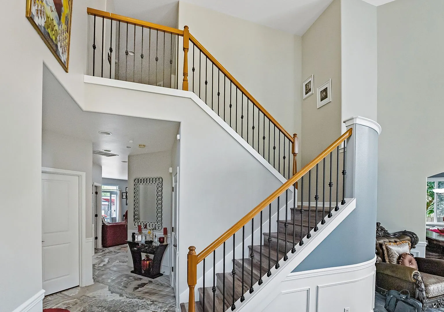 Beautiful Meadowdale Court home in Edmonds - Available on 9/1/2026 — Photo 4