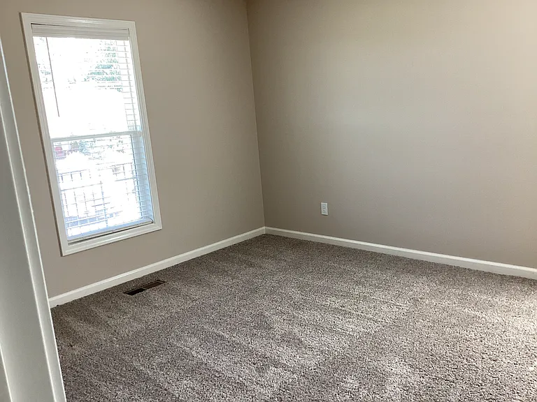 107 Sunset Ave — Photo 7