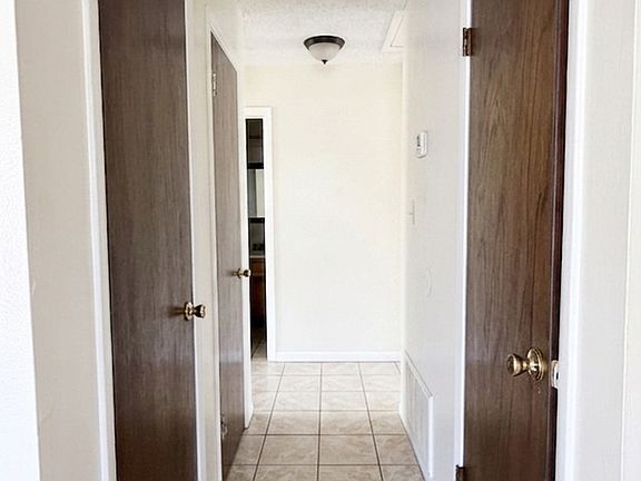 2nd image of 535A S 61st Ave