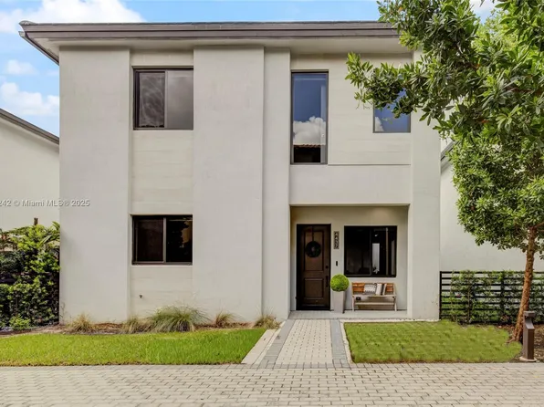 4437 NW 80th Ct, Doral, FL 33166