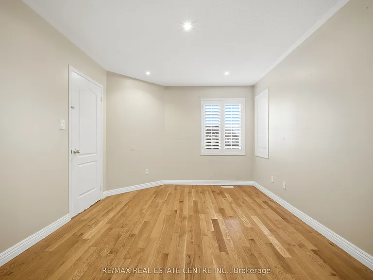 5218 Oscar Peterson Blvd — Photo 34