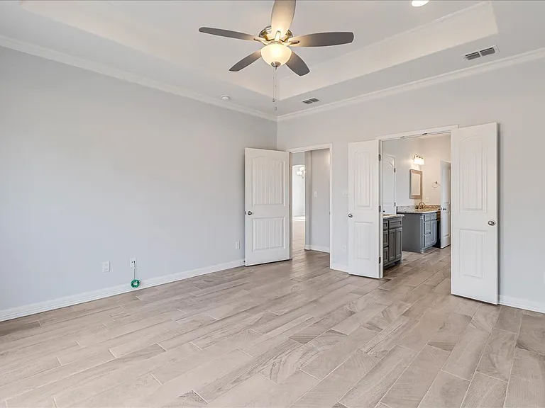 15501 Escapade St — Photo 19