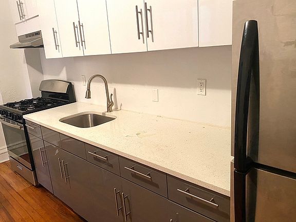 3rd image of 106 Cabrini Blvd APT 4C