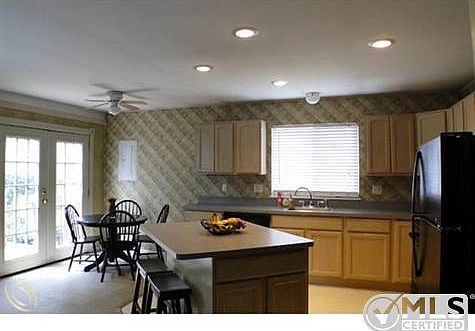 OPEN KITCHEN.jpg