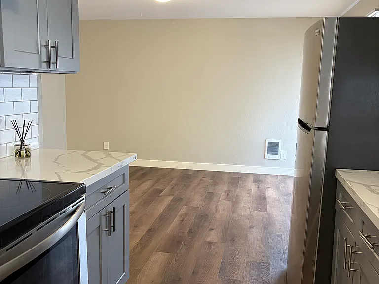925 SW Holden St #5 — Photo 2