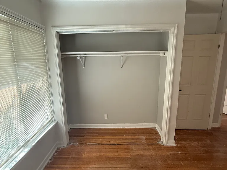 402 Blakeley Dr — Photo 7
