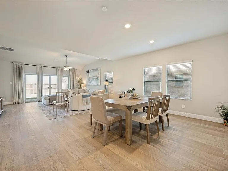 821 Buffalo Dr — Photo 5