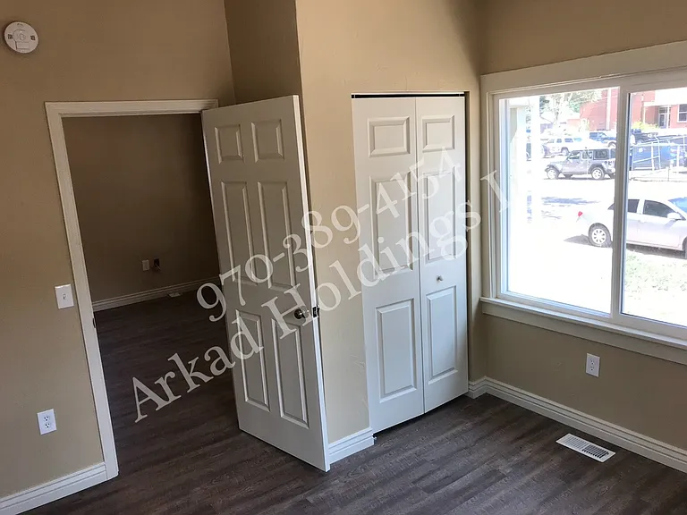 1015 S 4th St — Photo 9