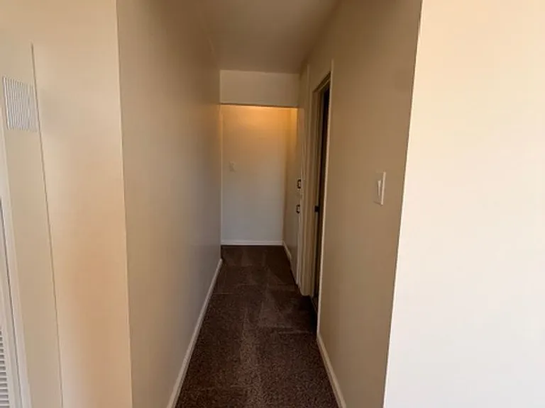 Dixon Townhouse — Photo 43