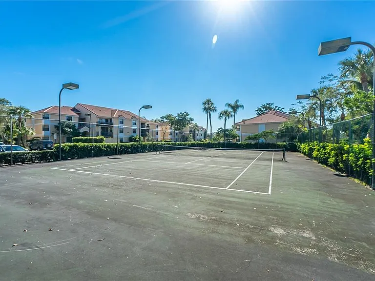 5701 Riverside Dr #106B6 — Photo 31