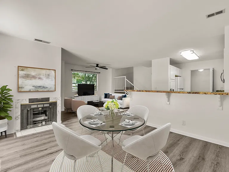 1229 E Carson St #1 — Photo 2