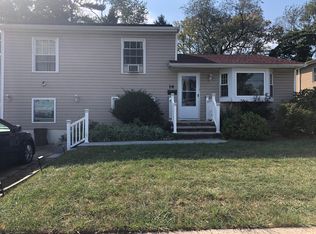 14 Baldwin Rd, Edison, NJ 08817