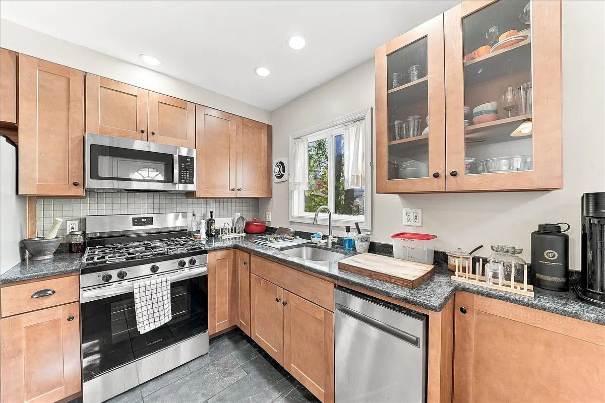 1 bed, 620 sqft, $2,075 — Photo 2