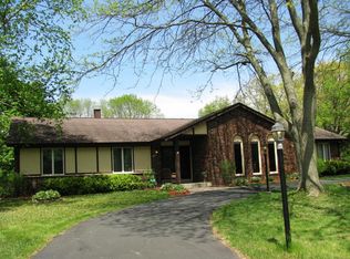 336 Llamberris Pass, Wales, WI 53183