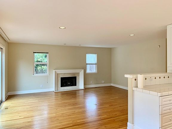 3rd image of 789 Encina Grande Dr