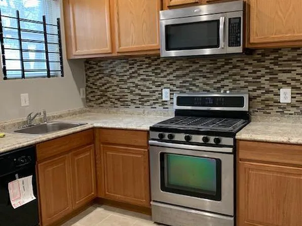 145 Collins Ave S, Baltimore, MD 21229