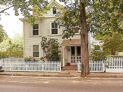 1st image of 206 Madison St