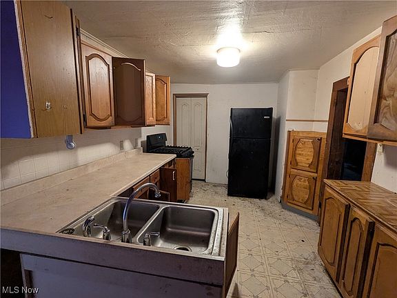 4th image of 1519 Lake Rd