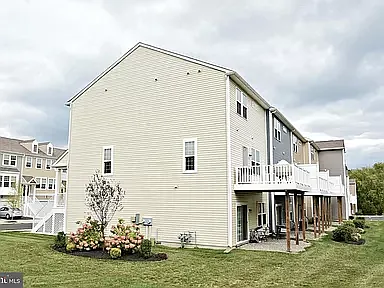 1818 Pinnacle Dr — Photo 2