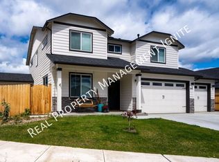 20452 SE Senden Ln, Bend, OR 97702