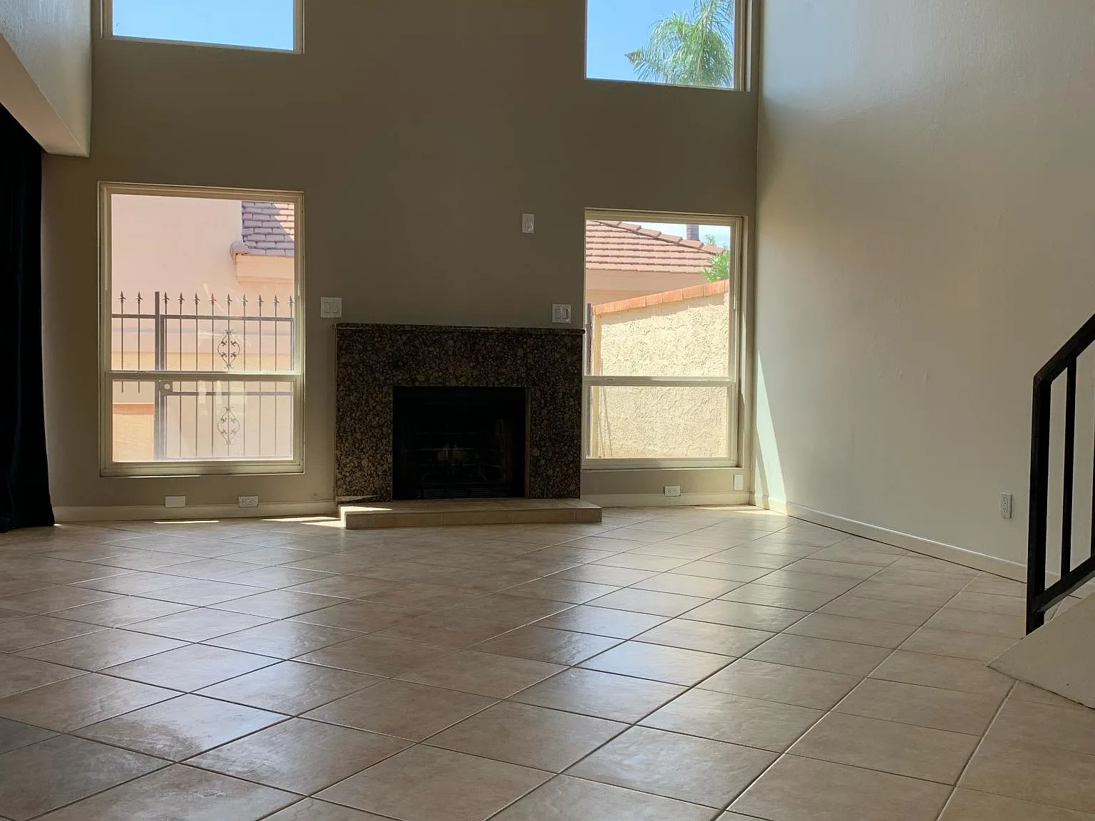 7888 N Pinesview Dr — Photo 2