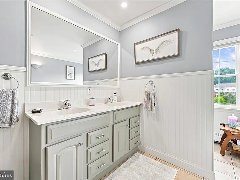 357 E Hector St — Photo 19