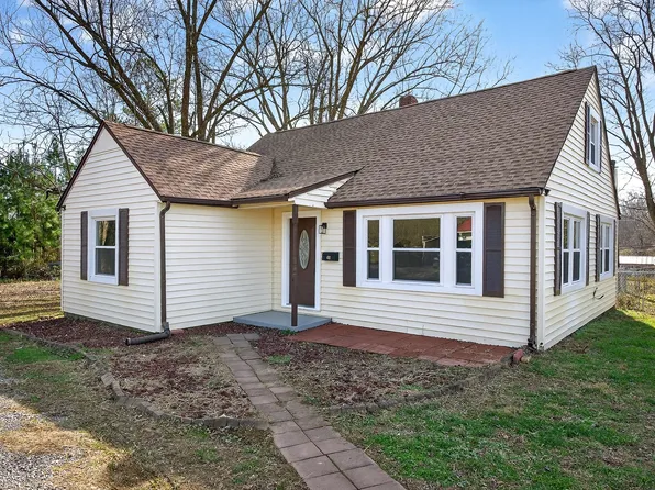 411 Hooper St, Smithville, TN 37166