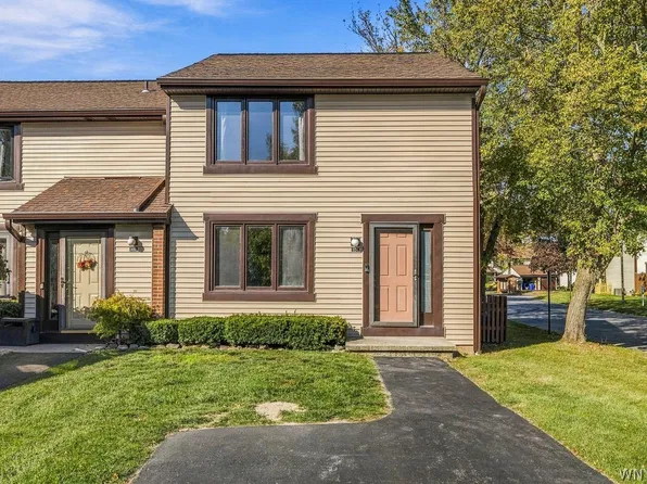 351 Charlesgate Cir, East Amherst, NY 14051