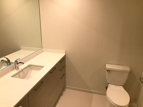 4th image of 2322 Laguna Cir #1701
