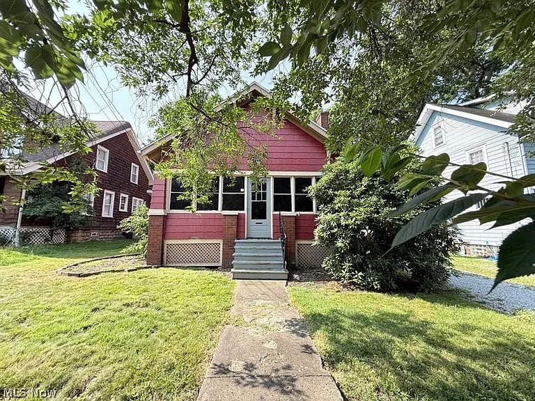 1504 Preston Ave — Photo 5