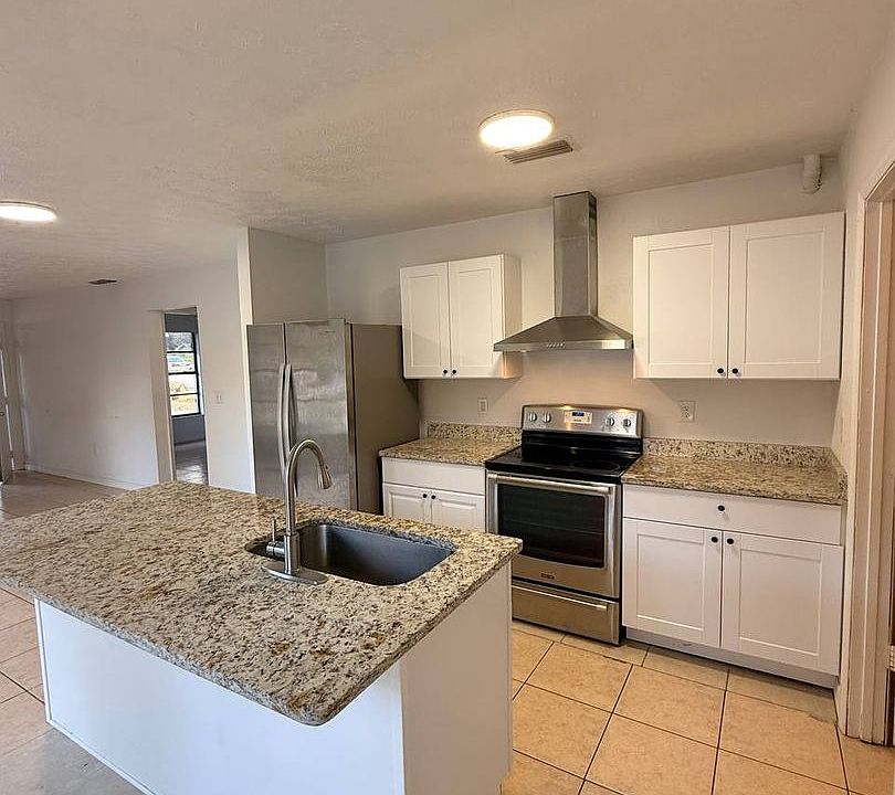 1st image of 704-706 Pineville Ln