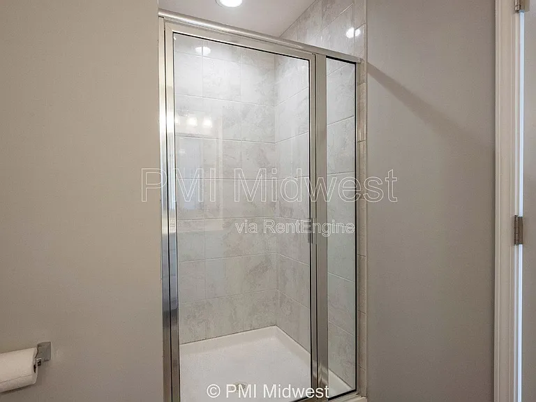 2952 W New York St — Photo 39