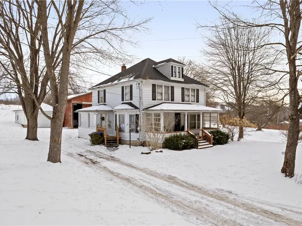 102 Twining Rd, Johnson City, NY 13790