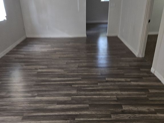 2nd image of 724 E 1st Ave