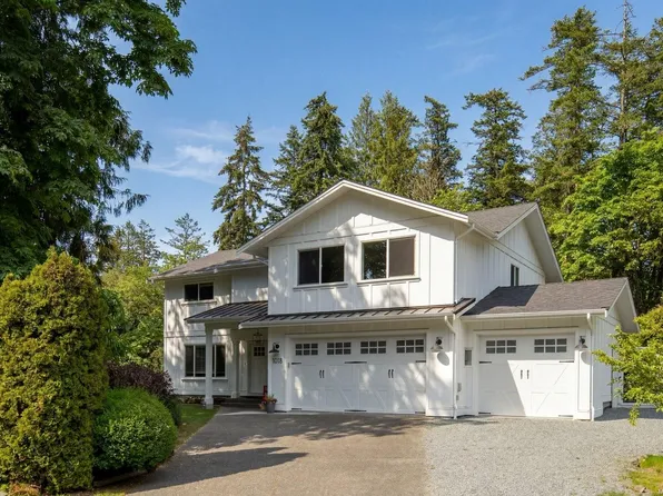 1018 Elstree Close, Central Saanich, BC V8M 1A4