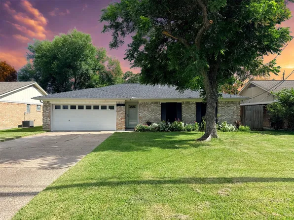 205 W Vaughn Ln, Deer Park, TX 77536