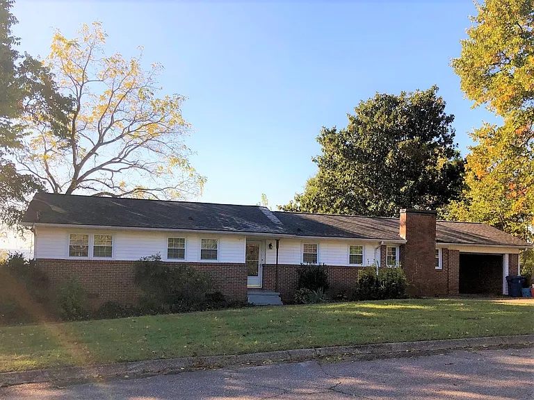 98 Montclair Cir — Photo 1