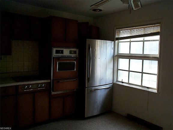 3rd image of 2368 Willow Brook Dr