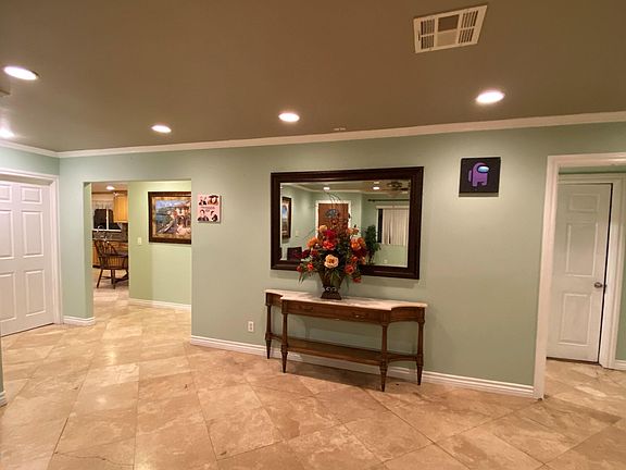 2nd image of 808 E Avenida De Las Flores