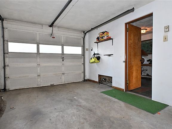 5th image of 325 Liberty St