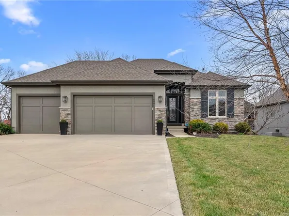 16805 Bradshaw St, Overland Park, KS 66221