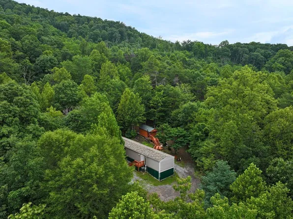 2593 Mountain Valley Rd, Vinton, VA 24179