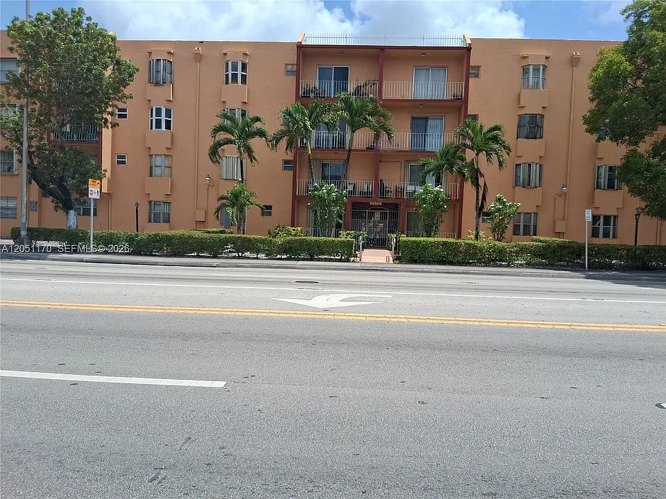 6200 W Flagler St #305