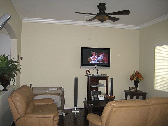 crown molding living room