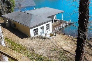 2488 W Lakeshore Dr, Landrum, SC 29356