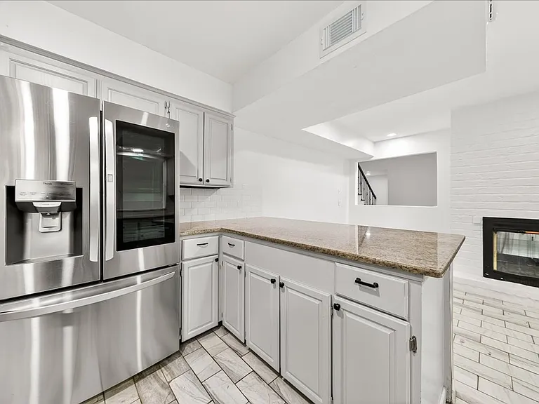 5025 Romford Dr — Photo 17